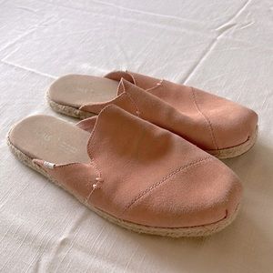 Tom’s blush suede mules